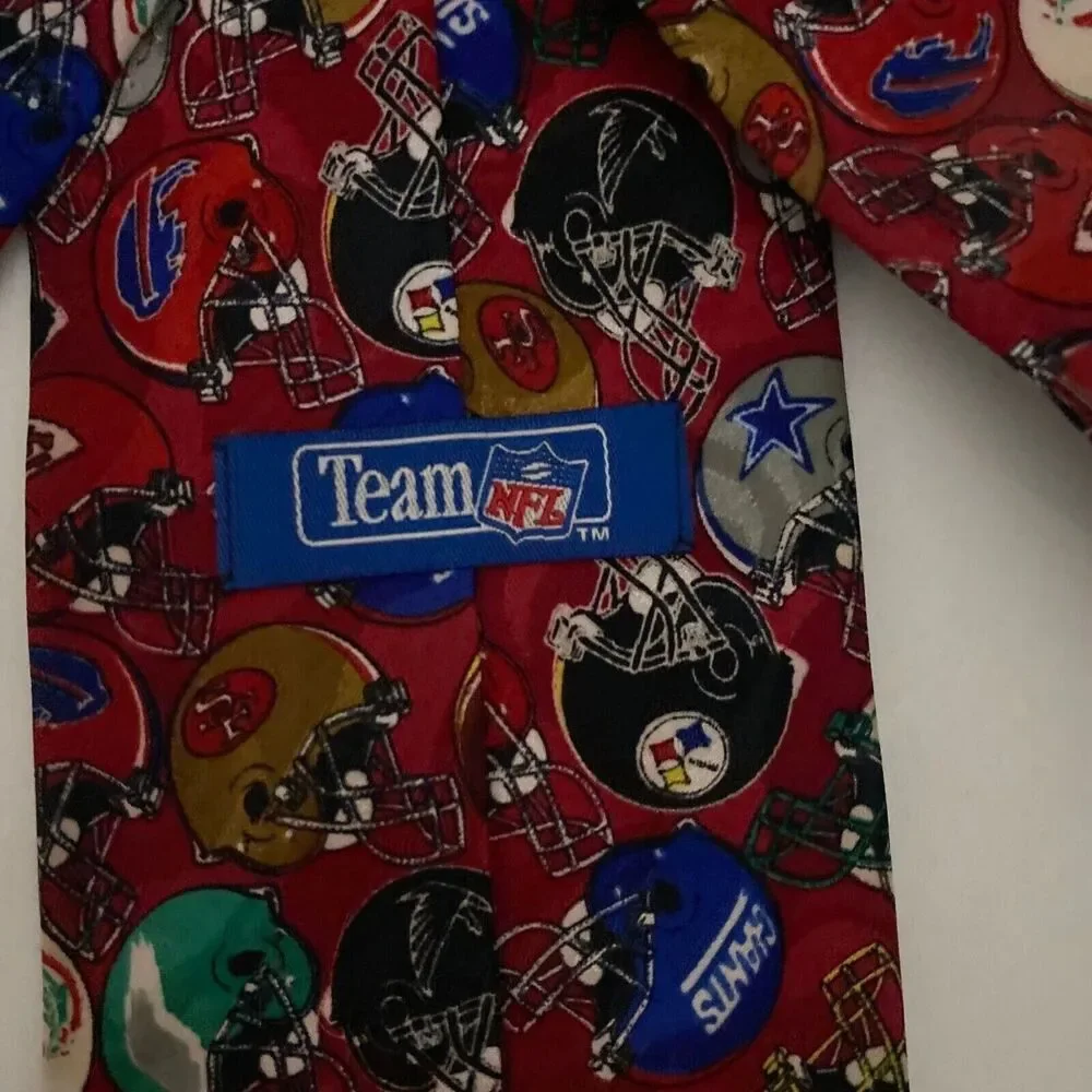 #5665 NFL Team Helmets Novelty Necktie, Tie 56X3.75